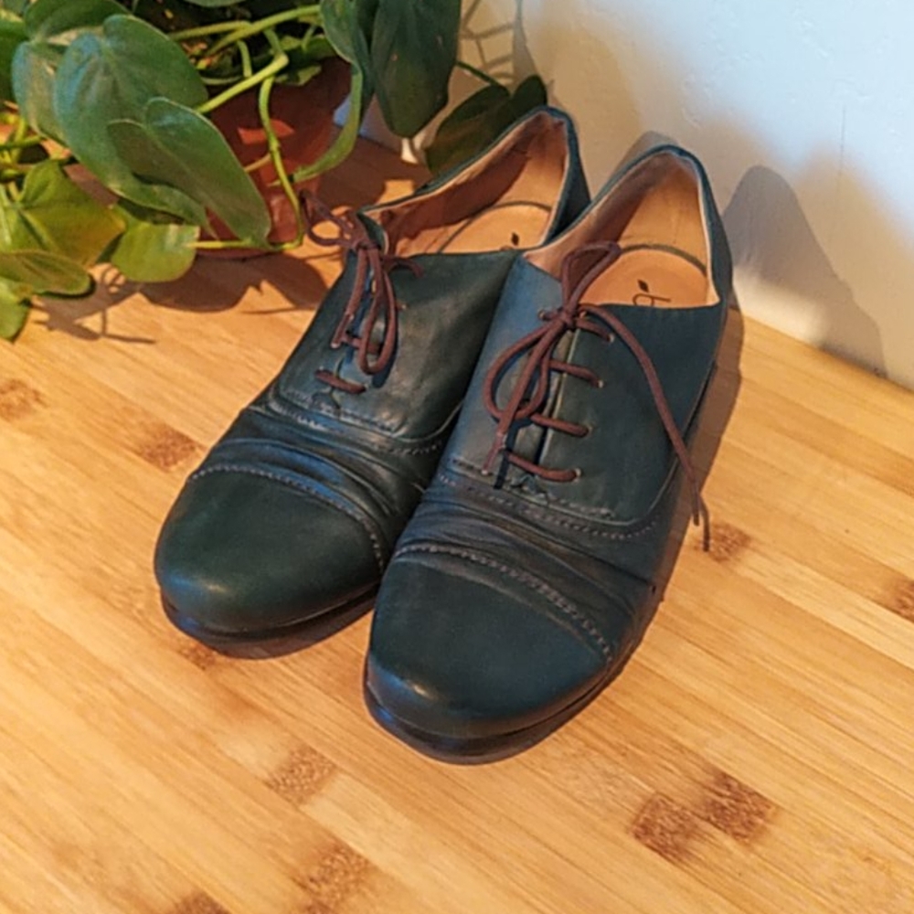 Biala Lace up Oxfords Size 10